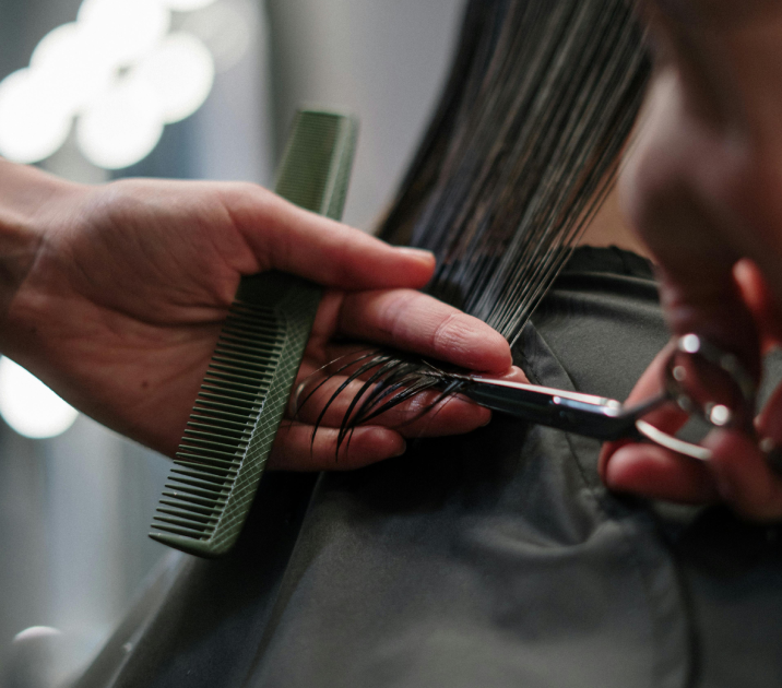 Прическа в салон за красота, резервация онлайн